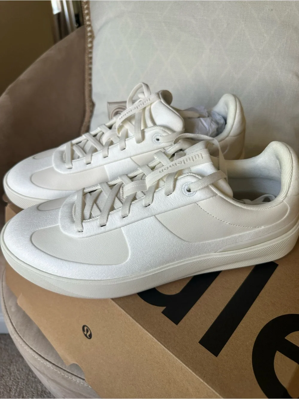 Lululemon cityverse sneakers  men’s size 11  NIB